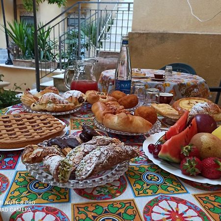 B&B Il Melograno Antico Con Terrazza E Giardino Agrigento Bagian luar foto