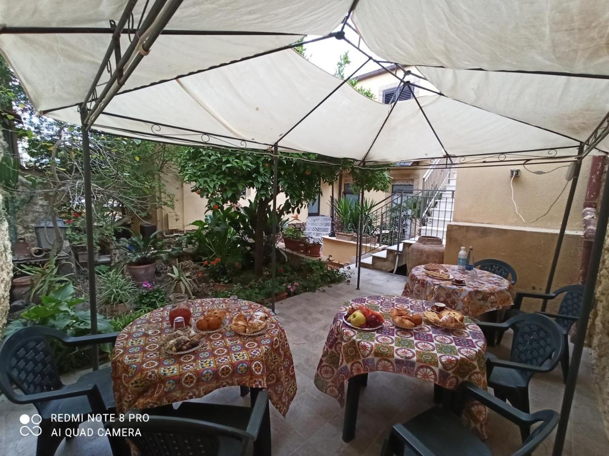 B&B Il Melograno Antico Con Terrazza E Giardino Agrigento Bagian luar foto