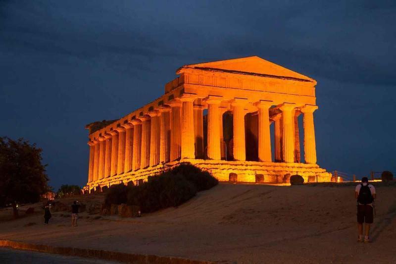 B&B Il Melograno Antico Con Terrazza E Giardino Agrigento Bagian luar foto