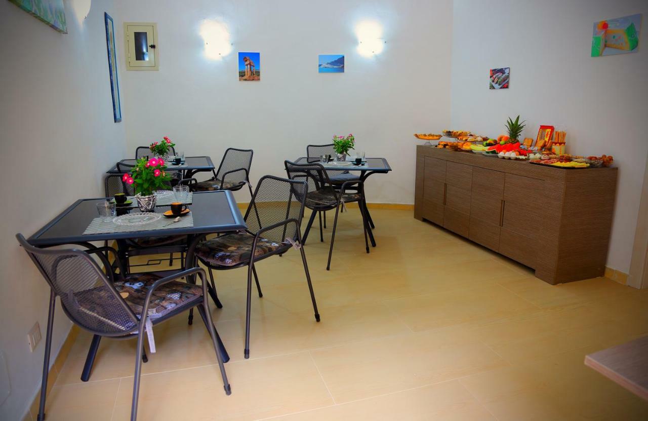 B&B Il Melograno Antico Con Terrazza E Giardino Agrigento Bagian luar foto