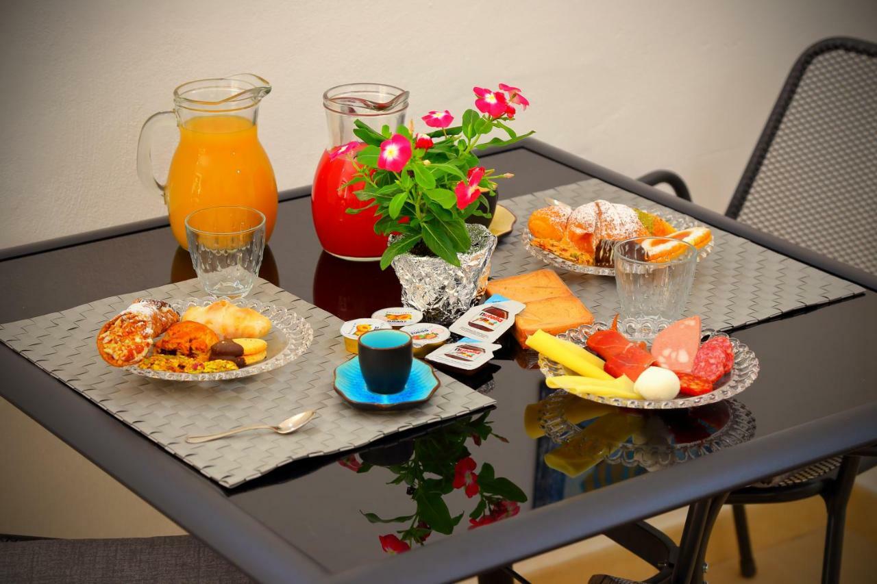 B&B Il Melograno Antico Con Terrazza E Giardino Agrigento Bagian luar foto