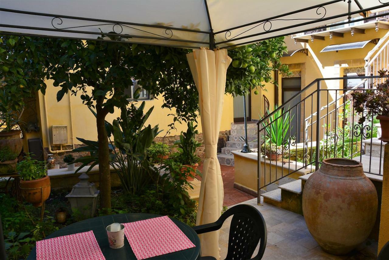 B&B Il Melograno Antico Con Terrazza E Giardino Agrigento Bagian luar foto