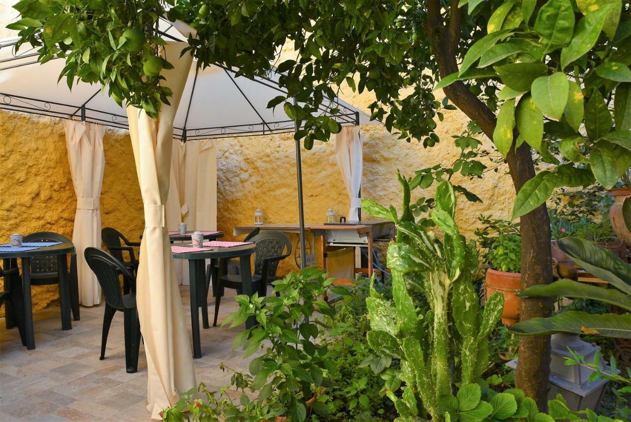B&B Il Melograno Antico Con Terrazza E Giardino Agrigento Bagian luar foto